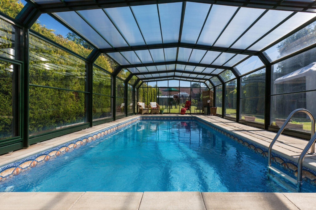 abris de piscine noir